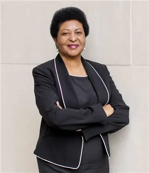 NCollins-Hart_Headshot_2019